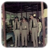 圖：紀念照片西元1975年6月5日軍醫局長鄧述微中將來院視查病房區