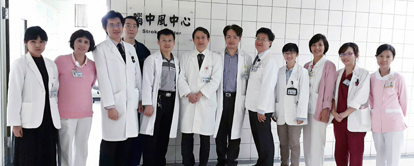 腦中風中心門口人員合影
